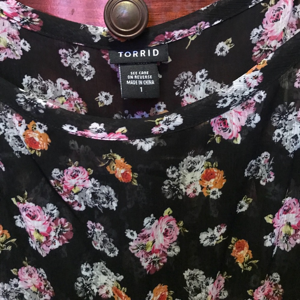 Torrid top - Picture 3 of 4